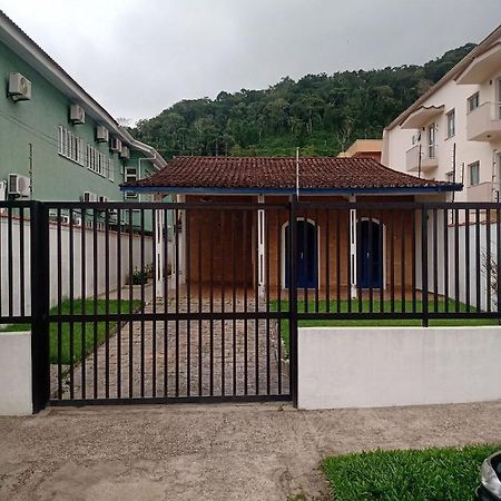 Casa Praia Grande Com Churrasqueira Vila Ubatuba Exterior foto
