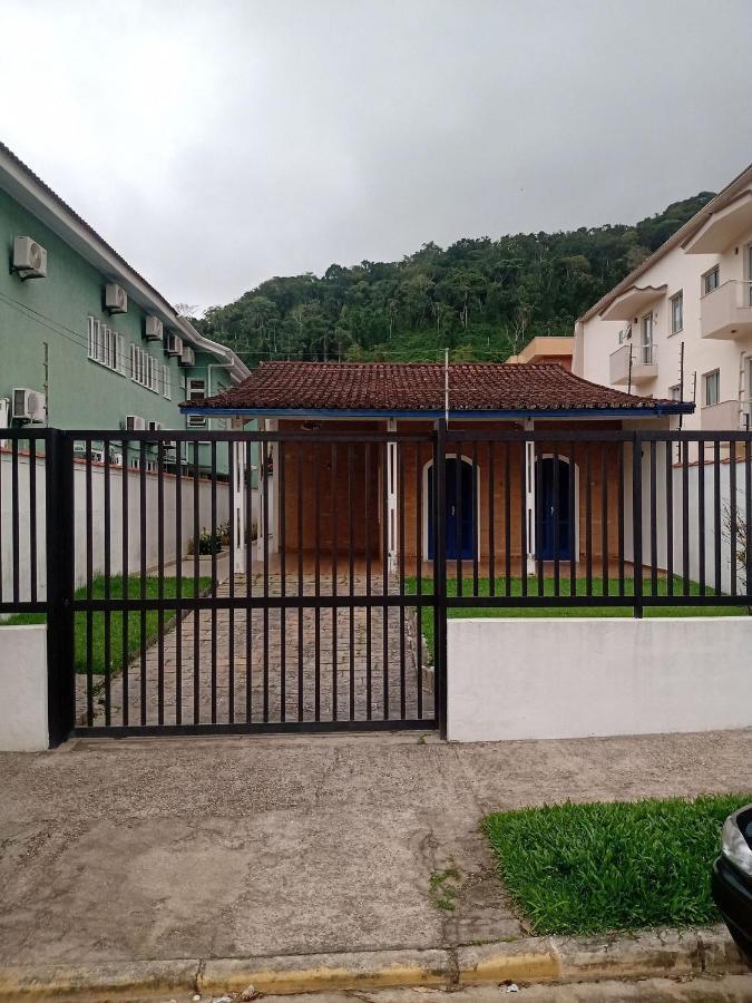 Casa Praia Grande Com Churrasqueira Vila Ubatuba Exterior foto